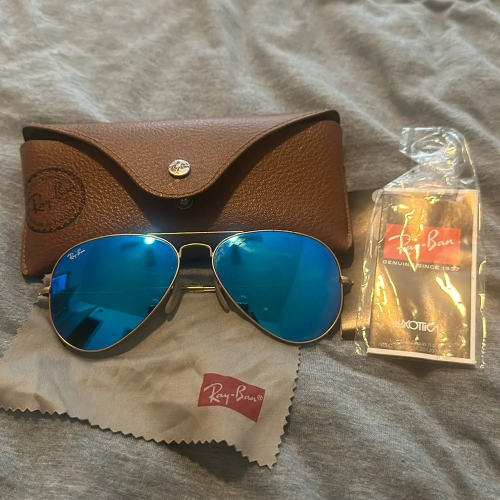 Ray bans - Picture 1 of 4